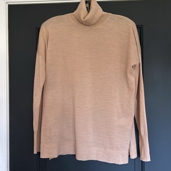 NWT J.Crew Merino Wool Heather Camel Side Slit Turtleneck - Picture 4 of 13